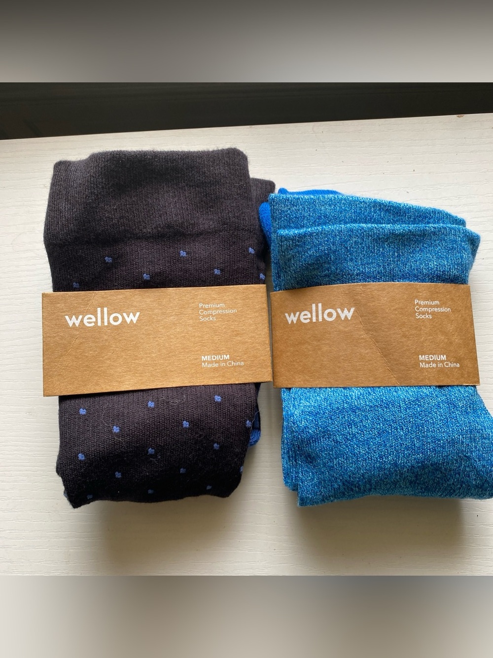 Wellow Men’s Compression Socks – Black with Blue Dot & Teal Blue size medium